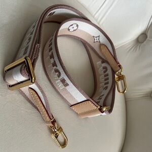 Authentic New unused Speedy Bandoulière 20 Strap Beige